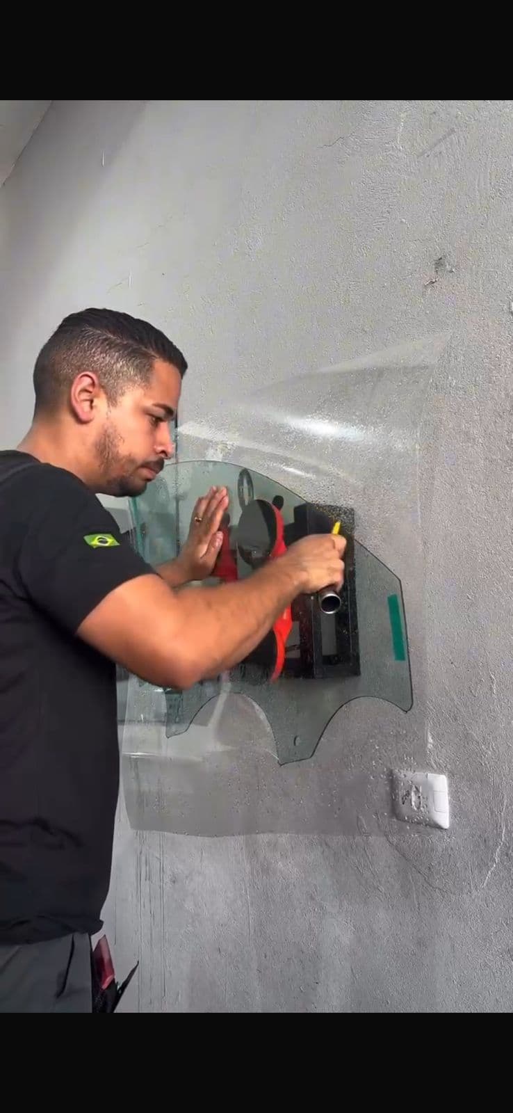 Veículo com película antivandalismo de segurança aplicada pela Champs Film